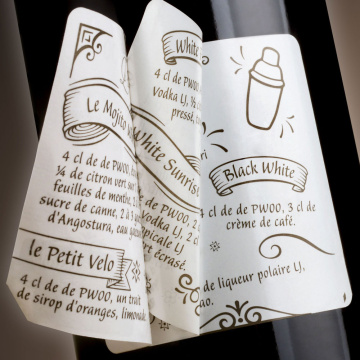 Étiquettes livret pour bouteilles de vin : bénéficiez d'un espace de communication supplémentaire pour raconter votre histoire, valoriser vos cuvées et renforcer le lien avec vos consommateurs.